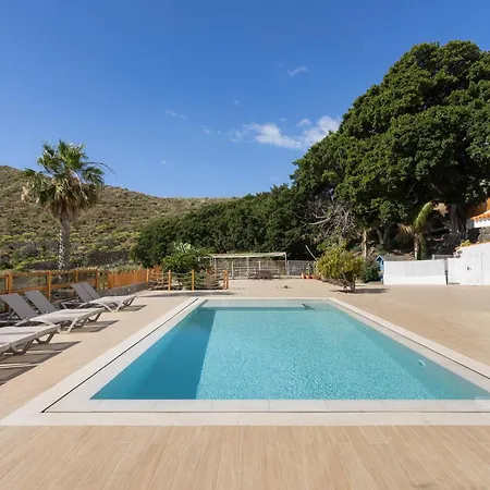 Home2book Papaya Loft & Pool View アパート
